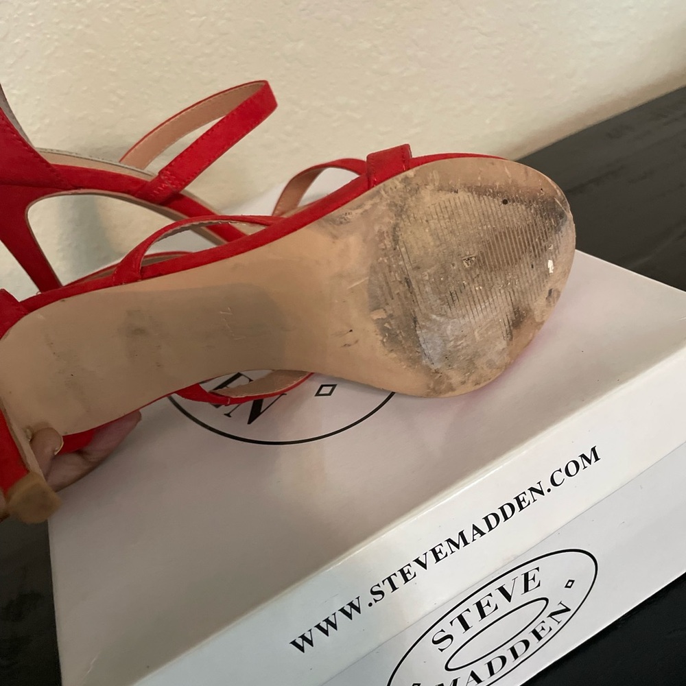 Steve Madden Vibrant Red Strappy Heels - Picture 4 of 4